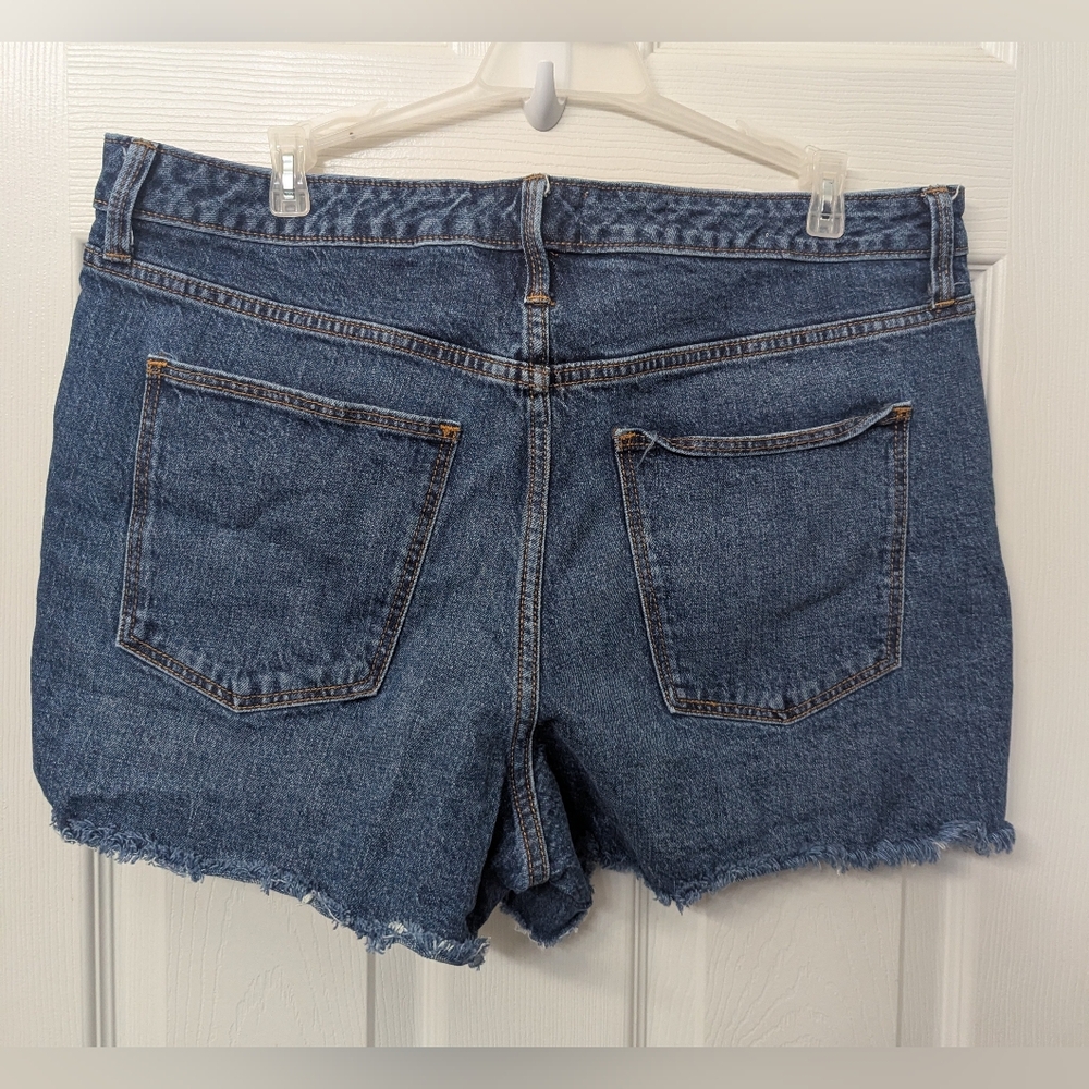 Women's Denim Shorts 14 - Picture 3 of 6